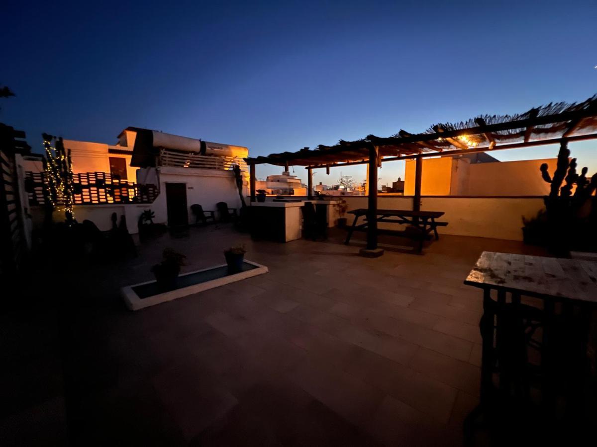 The Roof Apartment Tarifa Bagian luar foto
